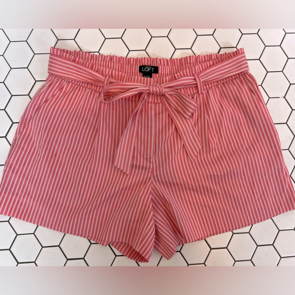 Ann Taylor LOFT paper bag shorts - size 4